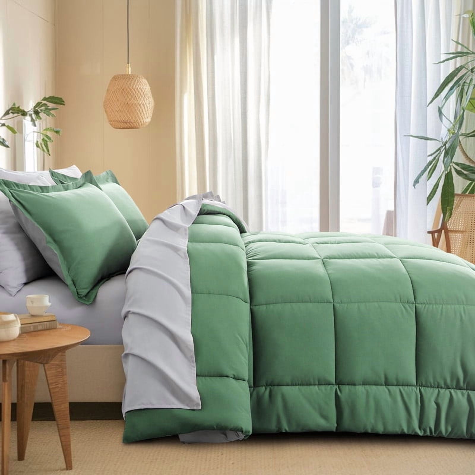 Fluffy Down Alternative Grass Green/Grey Queen Size Comforter Set,3-Pieces Reversible Comforter Set Soft and Lightweight,All Season Down Alte... - Cloud-Like Soft Lightweight Bed Comforter Detail