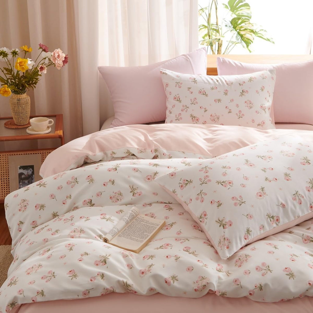 Fluffy Down Alternative Pink loyalty Floral Comforter Queen Sets, 3 Pieces Chic Botanical Pink White Floral Reversible Comforter for All Season - Cloud-Like Soft Lightweight Bed Comforter Detail