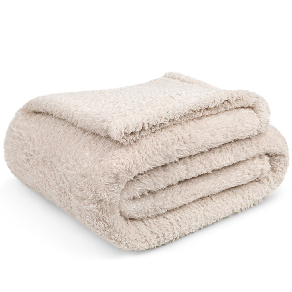 Lightweight Warm Sherpa Throw Blanket For Couch Sofa, Cream Beige Fluffy Warm Plush Blanket for Bed, Cozy Super Soft Lightweight Throw... - Super Soft Reversible Sherpa Flannel Blanket Detail