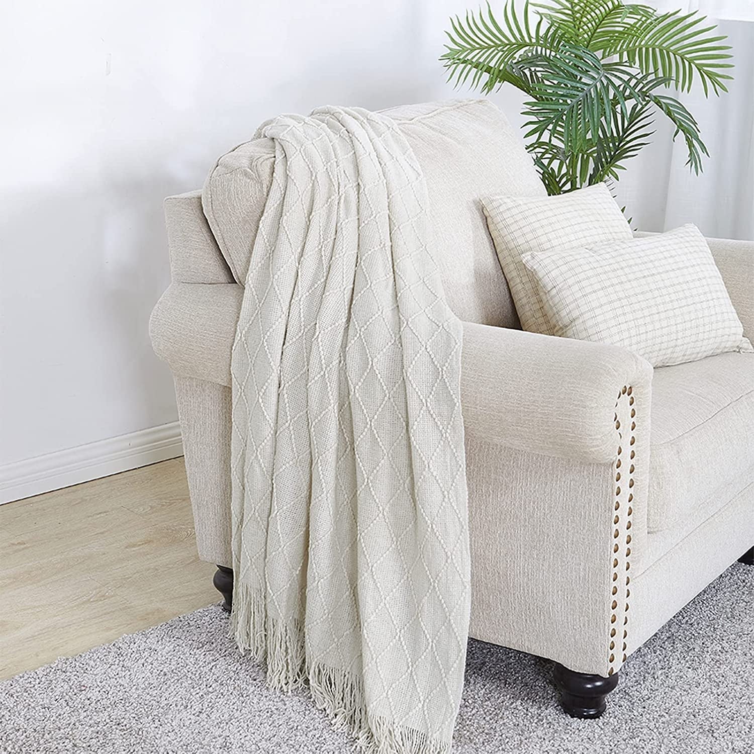 Lightweight Warm Rhombus Beige Throw Blanket, Soft and Lightweight, 50"x 60" - Super Soft Reversible Sherpa Flannel Blanket Detail
