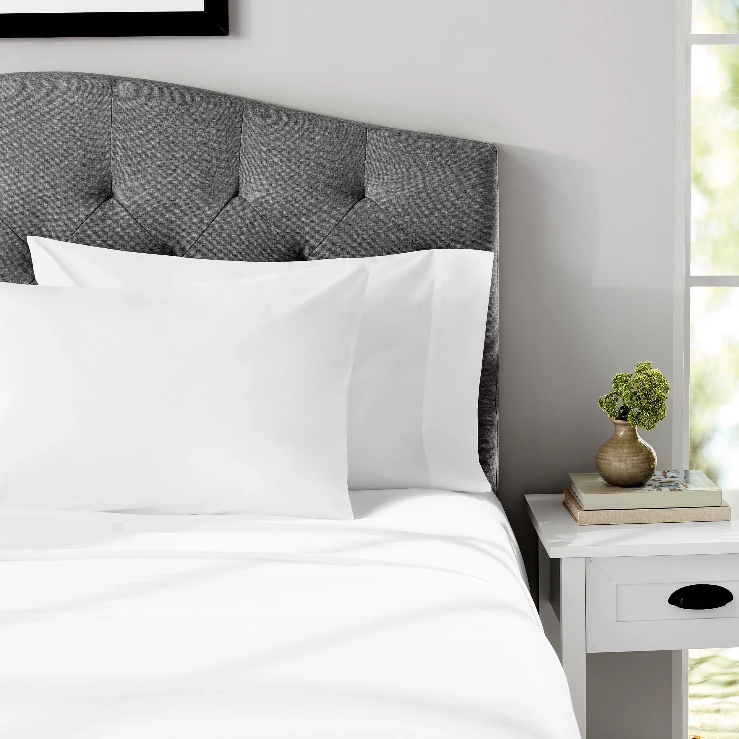 Cooling Sateen 4-Piece 300 Thread Count White Cotton Blend Percale Bed Sheet Set, Queen - Premium Ultra-Soft Pillowcase Pair for Sleeping Detail