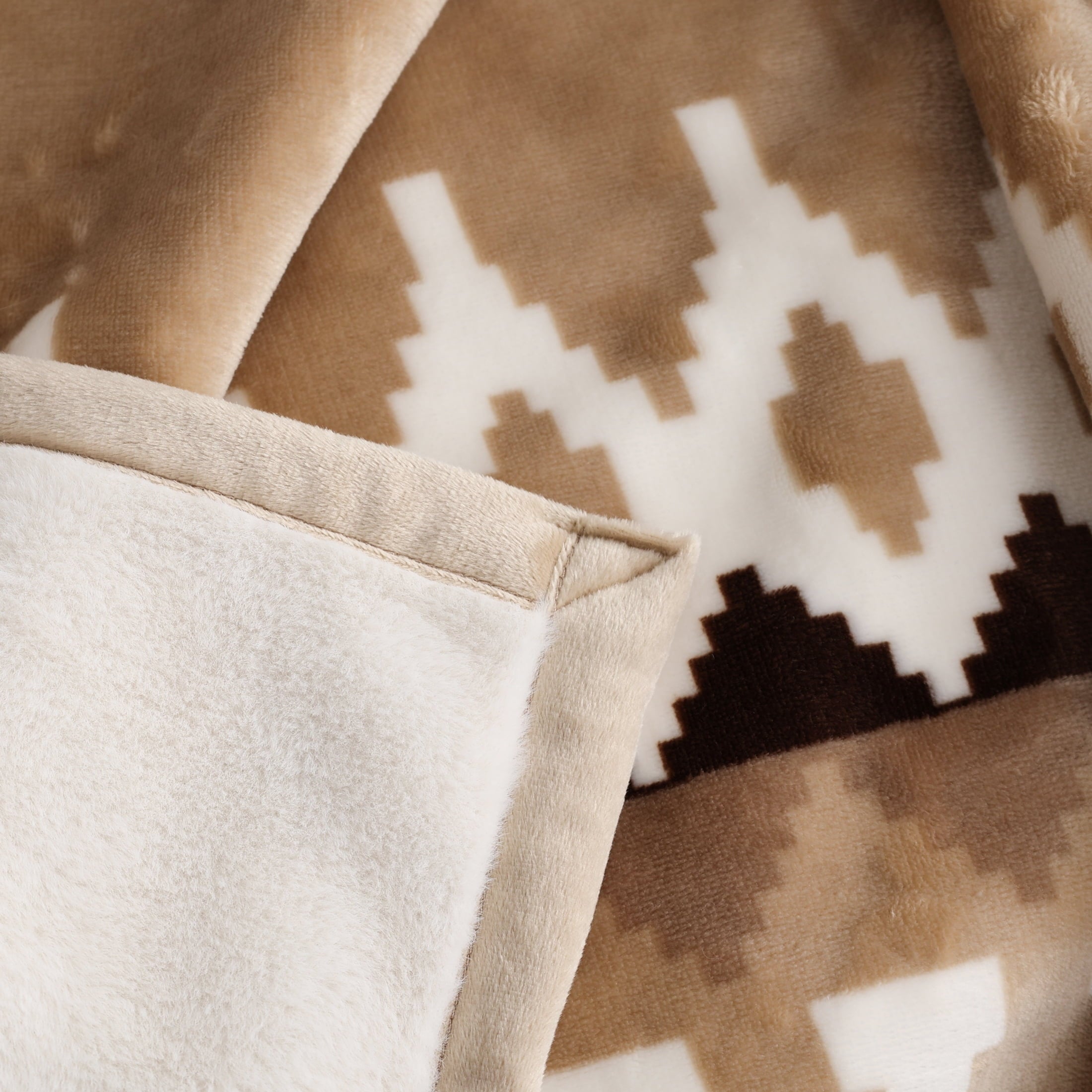 Super Soft Flannel Printed Velvet Plush Reverse to Faux Fur Super Soft Throw Blanket, Oversized, Linder Border Beige - Cozy Fleece Throw Blanket for Couch & Bed Detail