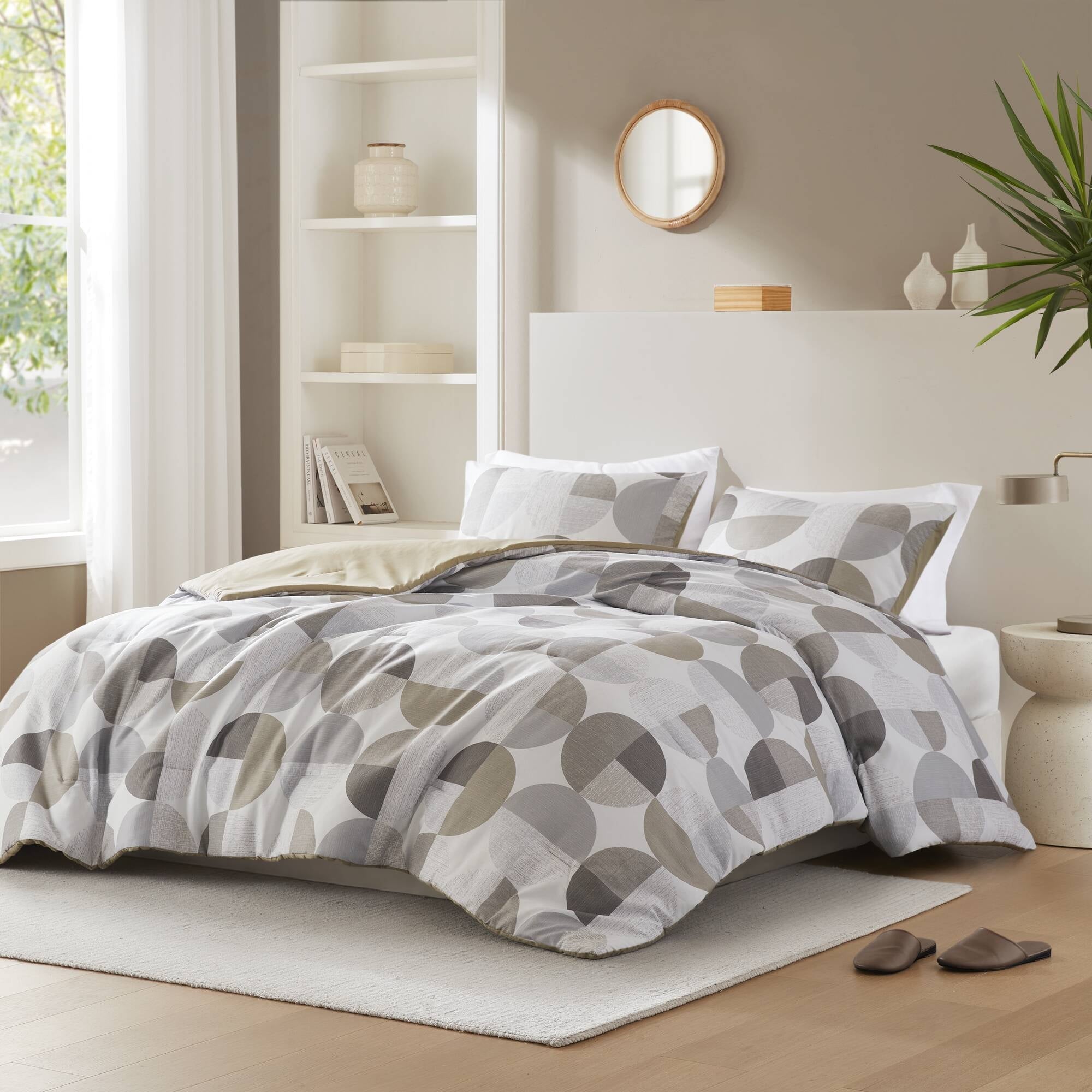 Fluffy Down Alternative Full/Queen Size Comforter Set, Tan/Gray Bedding Set for All Seasons, 3-Piece Round Geometric Print Bedding Comforter Set - Hypoallergenic Ultra-Fluffy Quilt for Winter Detail