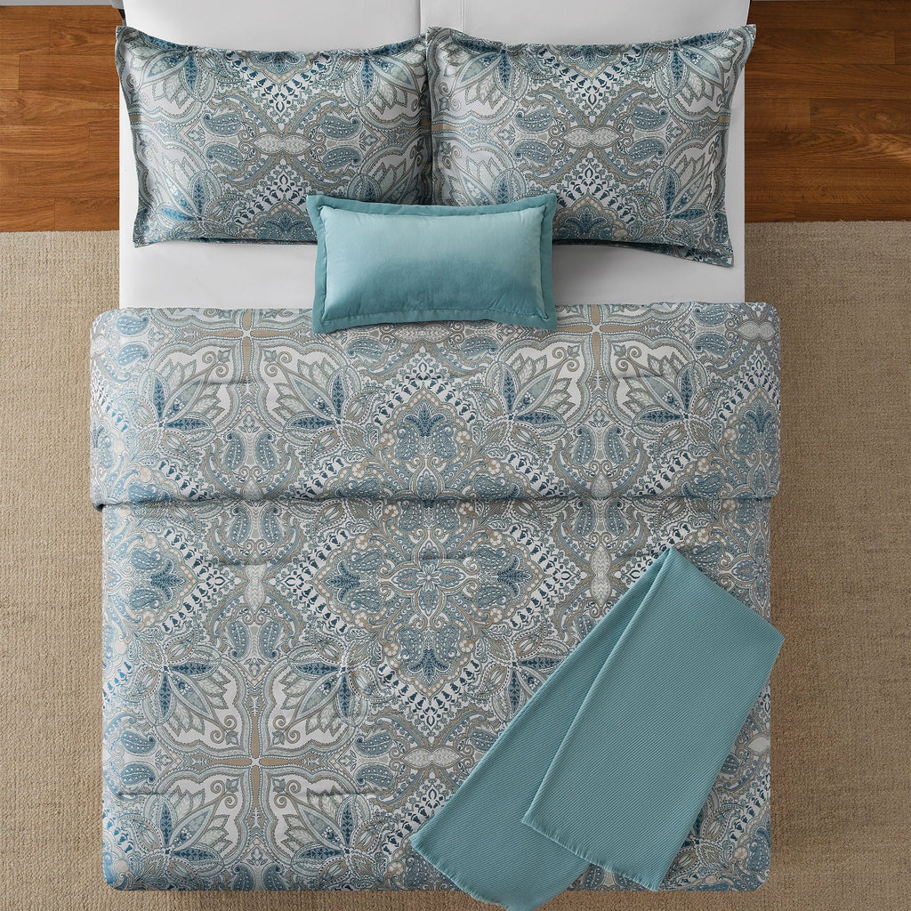 Fluffy Down Alternative Full/Queen Comforter Set, All-Season, 5-Piece, Teal Jacquard Medallion - Luxurious Quilted Duvet Cover Set Detail