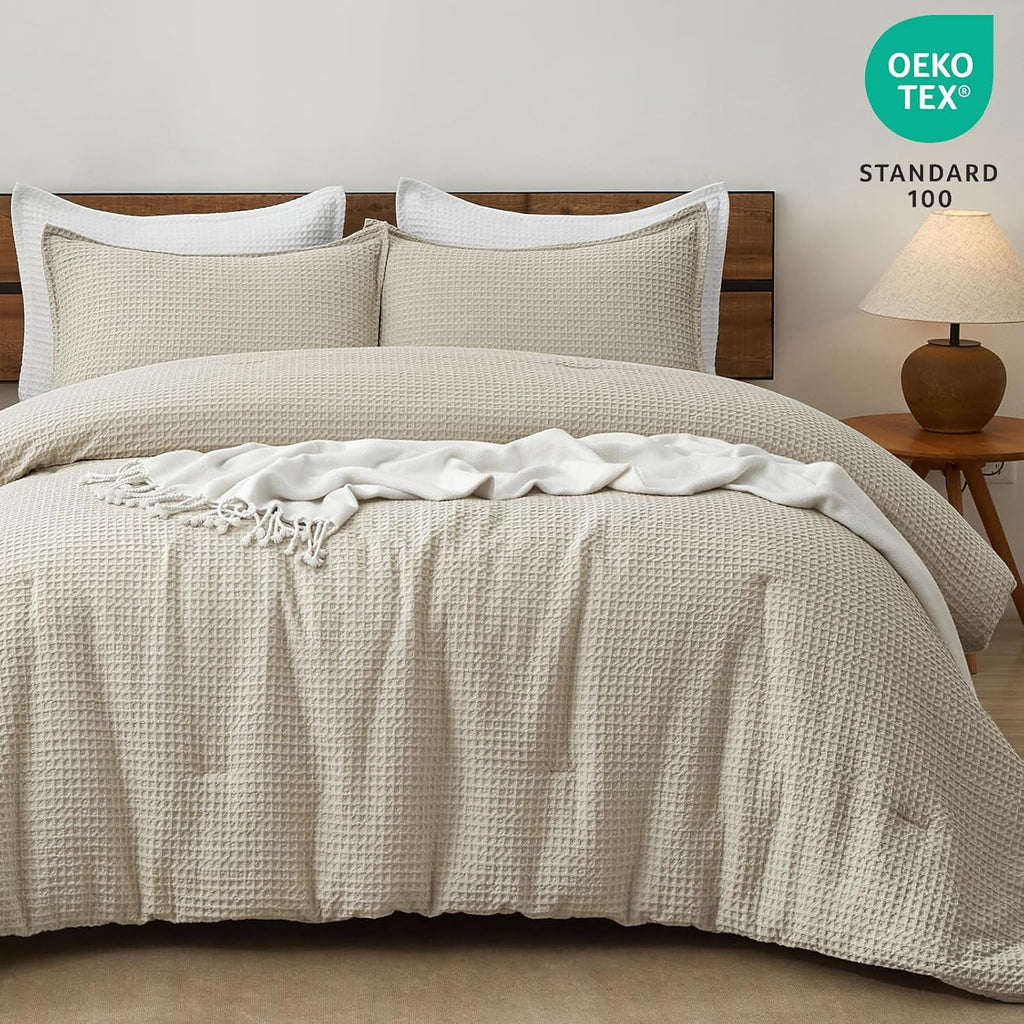 All-Season 3-Piece Waffle Weave Comforter Set Queen Size, Lightweight Comfy Bedding Set for All Season, Ultra Soft Textured 1 Co... - Cloud-Like Soft Lightweight Bed Comforter Detail